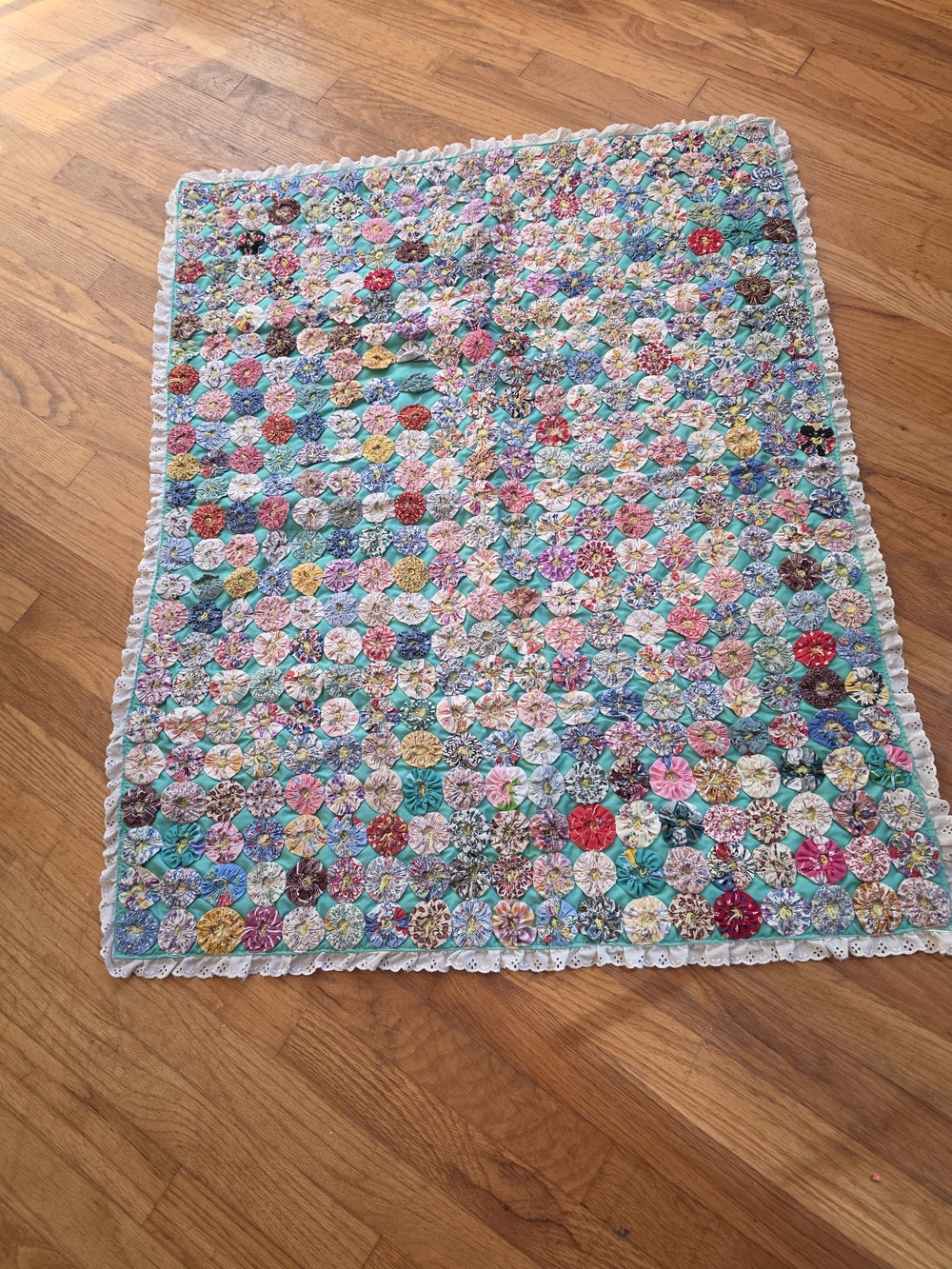 Handmade Multicolor Yo-Yo Patchwork Throw - Unbranded Never Used. NSH.